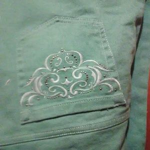 Gloria Vanderbilt's embellished Capri